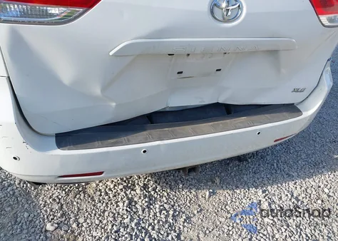 2011 Toyota Sienna Xle V6 from USA, damaged, VIN 5TDYK3DC4BS030573